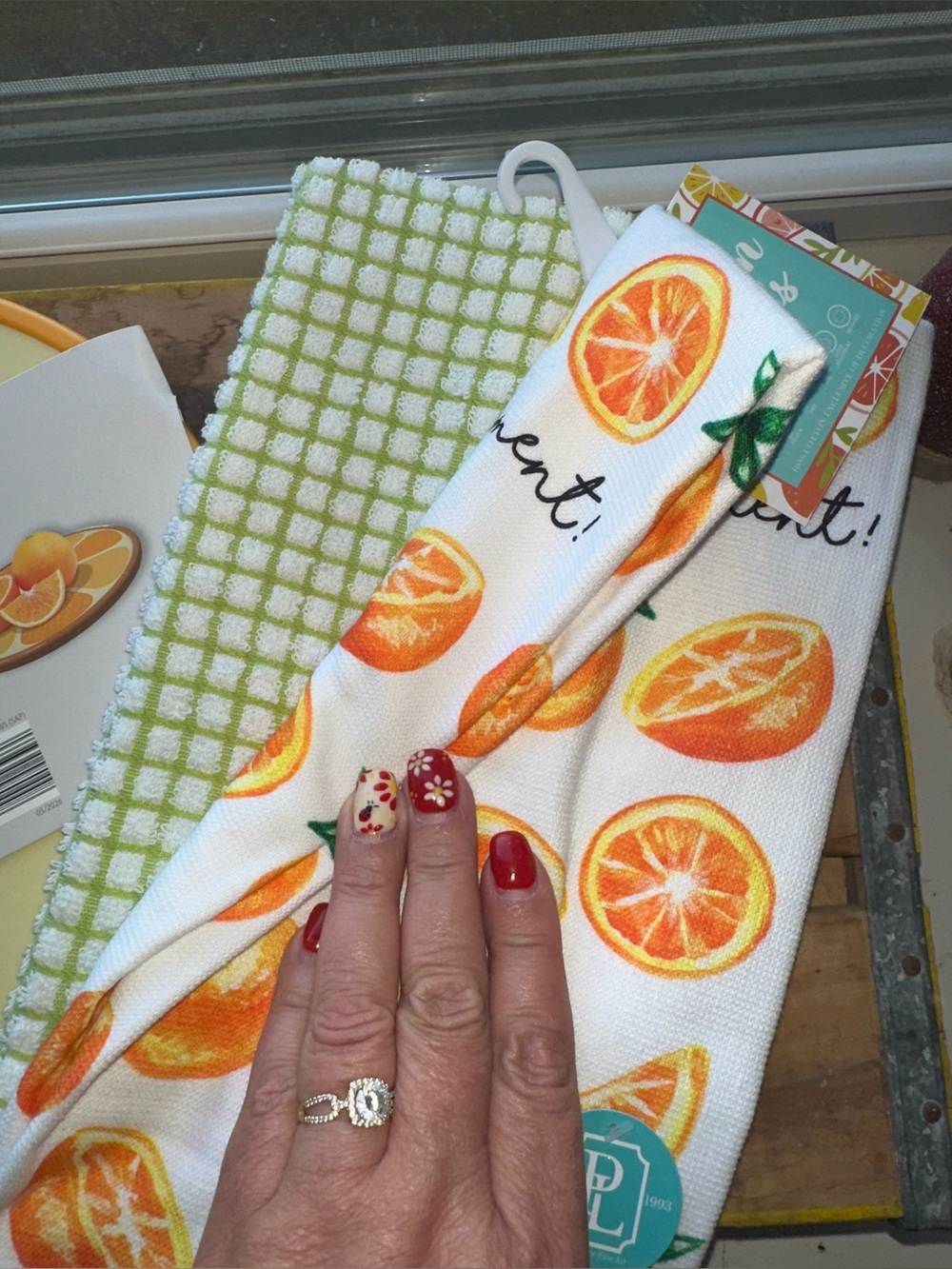 Orange Citrus Bundle includes orange cutting board with 2 dish towels - New - Picture 7 of 7